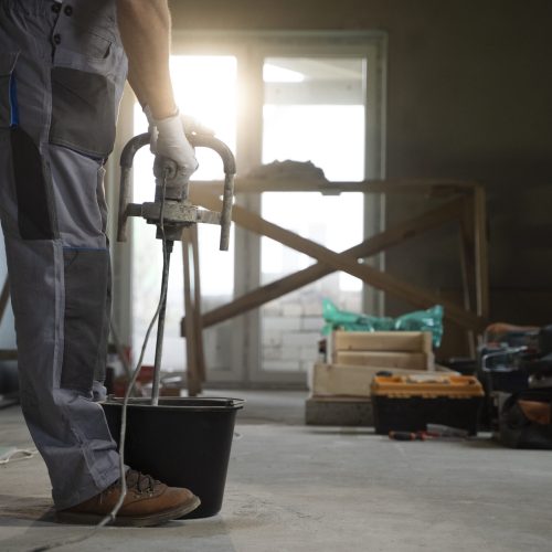 tiler-working-renovation-apartment (1)